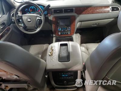 Zdjęcie 8 z 13 samochodu: 2008 CHEVROLET SUBURBAN VIN:1GNFC16078R203447 - miniatura