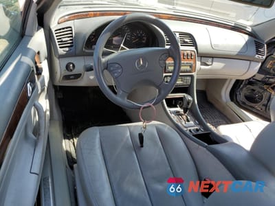 Zdjęcie 8 z 13 samochodu: 2001 MERCEDES-BENZ CLK 320 VIN:WDBLK65G51T065036 - miniatura