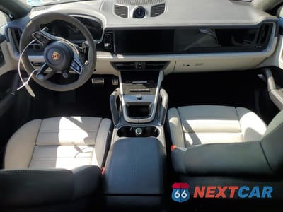 Zdjęcie 8 z 15 samochodu: 2024 PORSCHE CAYENNE TURBO E-HYBRID COUPE VIN:WP1BM2AY9RDA71148 - miniatura