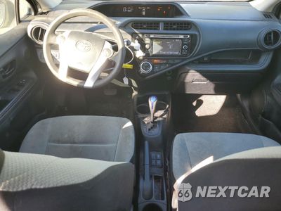 Zdjęcie 8 z 14 samochodu: 2016 TOYOTA PRIUS C VIN:JTDKDTB31G1120786 - miniatura