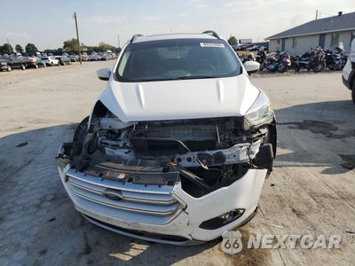 Piąte zdjęcie samochodu w środku: 2017 FORD ESCAPE SE VIN:1FMCU0GD0HUE15250 - miniatura