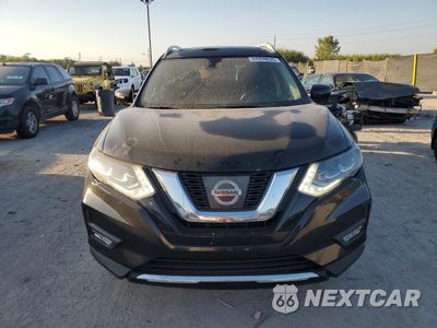 Piąte zdjęcie samochodu w środku: 2017 NISSAN ROGUE SV VIN:5N1AT2MV2HC878029 - miniatura