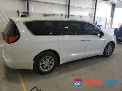 Trzecie zdjęcie samochodu z tyłu: 2023 CHRYSLER VOYAGER LX VIN:2C4RC1CG4PR549195 - miniatura