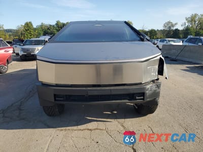 Piąte zdjęcie samochodu w środku: 2024 TESLA CYBERTRUCK VIN:7G2CEHED5RA032007 - miniatura