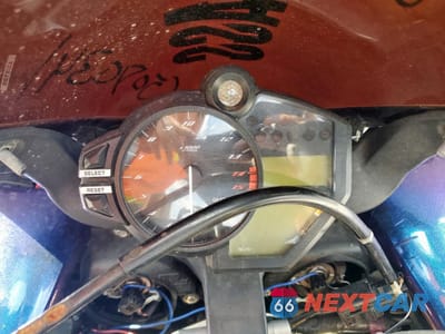 Zdjęcie 7 z 9 samochodu: 2009 YAMAHA YZFR1 VIN:JYARN23E19A006453 - miniatura