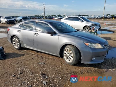 Czwarte zdjęcie samochodu z boku: 2013 LEXUS ES 300H VIN:JTHBW1GG4D2010152 - miniatura