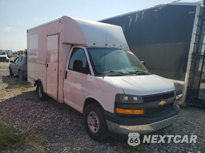 Czwarte zdjęcie samochodu z boku: 2021 CHEVROLET EXPRESS G3500 VIN:1GB0GRF7XM1183819 - miniatura