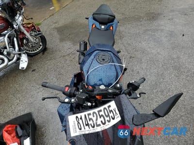 Piąte zdjęcie samochodu w środku: 2024 KTM 390 RC VIN:MD2JYJ403RN207747 - miniatura