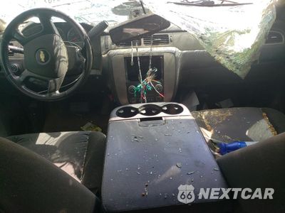 Zdjęcie 8 z 14 samochodu: 2010 CHEVROLET SUBURBAN K1500 LS VIN:1GNUKHE35AR159419 - miniatura