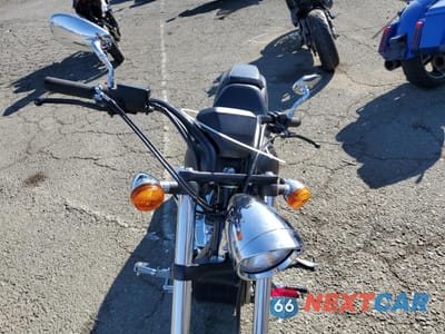 Piąte zdjęcie samochodu w środku: 2015 HONDA VT1300 CX VIN:JH2SC6114FK500175 - miniatura