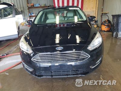 Piąte zdjęcie samochodu w środku: 2018 FORD FOCUS TITANIUM VIN:1FADP3N29JL314079 - miniatura