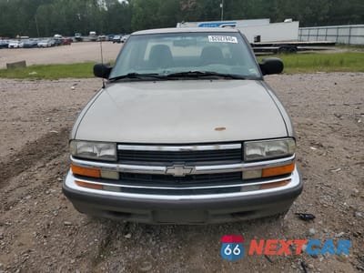 Piąte zdjęcie samochodu w środku: 1999 CHEVROLET S TRUCK S10 VIN:1GCDT19X2XK167568 - miniatura