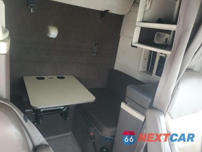 Zdjęcie 6 z 10 samochodu: 2015 VOLVO VN VNL - TRUCKS SEMI TRUCK VIN:4V4NC9EH9FN917244 - miniatura