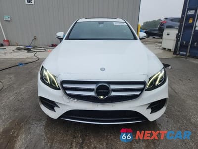 Piąte zdjęcie samochodu w środku: 2017 MERCEDES-BENZ E 300 4MATIC VIN:WDDZF4KBXHA016987 - miniatura