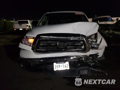 Piąte zdjęcie samochodu w środku: 2011 TOYOTA TUNDRA CREWMAX SR5 VIN:5TFEY5F19BX100863 - miniatura