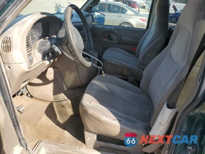 Zdjęcie 7 z 13 samochodu: 2000 CHEVROLET ASTRO VIN:1GNEL19W8YB162895 - miniatura