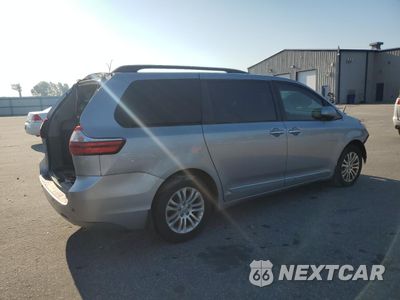 Trzecie zdjęcie samochodu z tyłu: 2017 TOYOTA SIENNA XLE VIN:5TDYZ3DC5HS796266 - miniatura