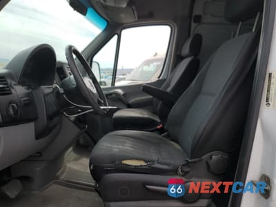 Zdjęcie 7 z 14 samochodu: 2012 MERCEDES-BENZ SPRINTER 2500 VIN:WD3PE8CC6C5626920 - miniatura