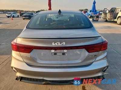 Zdjęcie 6 z 13 samochodu: 2022 KIA FORTE GT LINE VIN:3KPF54AD3NE451152 - miniatura