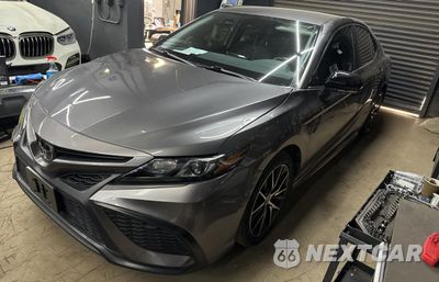 Drugie zdjęcie samochodu z przodu: 2024 TOYOTA CAMRY SE NIGHT SHADE VIN:4T1G11AK4RU899030 - miniatura