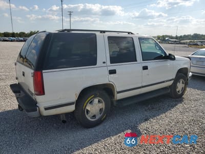 Trzecie zdjęcie samochodu z tyłu: 1997 CHEVROLET TAHOE K1500 VIN:1GNEK13R0VJ396682 - miniatura