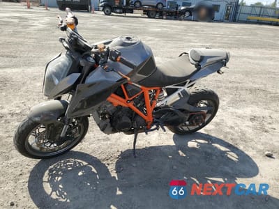 Trzecie zdjęcie samochodu z tyłu: 2015 KTM 1290 SUPER DUKE R VIN:VBKV39408FM920664 - miniatura