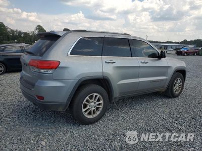 Trzecie zdjęcie samochodu z tyłu: 2018 JEEP GRAND CHEROKEE LAREDO VIN:1C4RJEAG0JC442810 - miniatura