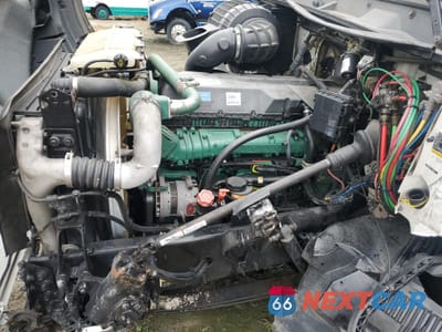 Zdjęcie 7 z 10 samochodu: 2016 VOLVO VN VNL VIN:4V4NC9EH8GN951998 - miniatura