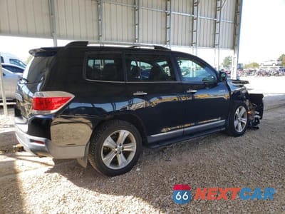 Trzecie zdjęcie samochodu z tyłu: 2013 TOYOTA HIGHLANDER LIMITED VIN:5TDDK3EH1DS207897 - miniatura