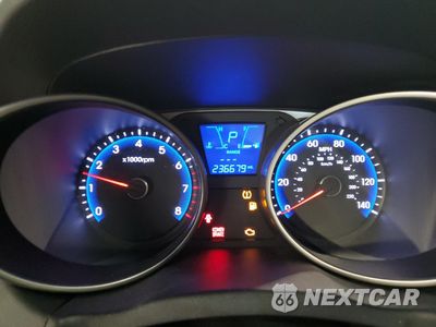 Zdjęcie 9 z 15 samochodu: 2011 HYUNDAI TUCSON GLS VIN:KM8JU3AC5BU174947 - miniatura