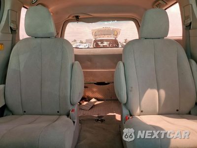 Zdjęcie 10 z 13 samochodu: 2012 TOYOTA SIENNA VIN:5TDZK3DC1CS228159 - miniatura