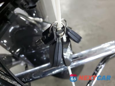 Zdjęcie 8 z 11 samochodu: 2019 HARLEY-DAVIDSON FLHX VIN:1HD1KBC18KB668908 - miniatura