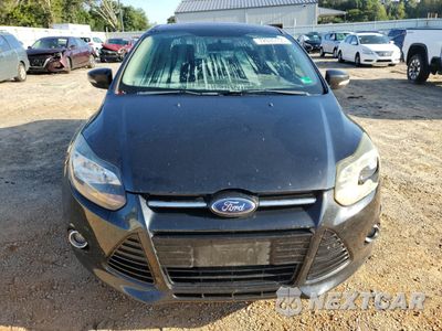 Piąte zdjęcie samochodu w środku: 2014 FORD FOCUS TITANIUM VIN:1FADP3J2XEL316175 - miniatura