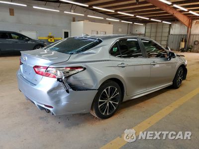 Trzecie zdjęcie samochodu z tyłu: 2020 TOYOTA CAMRY SE VIN:4T1G11AK6LU508743 - miniatura