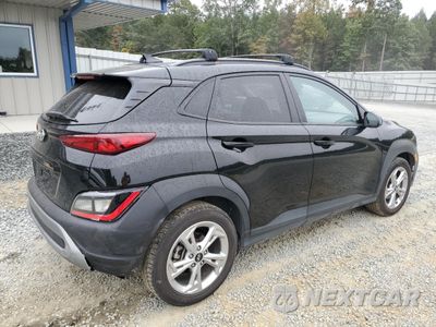 Trzecie zdjęcie samochodu z tyłu: 2022 HYUNDAI KONA SEL VIN:KM8K32ABXNU818892 - miniatura