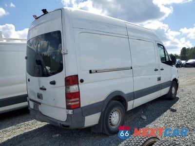 Trzecie zdjęcie samochodu z tyłu: 2010 MERCEDES-BENZ SPRINTER 2500 VIN:WD3PE7CC5A5472210 - miniatura