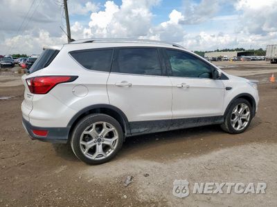 Trzecie zdjęcie samochodu z tyłu: 2019 FORD ESCAPE TITANIUM VIN:1FMCU0J9XKUB57251 - miniatura