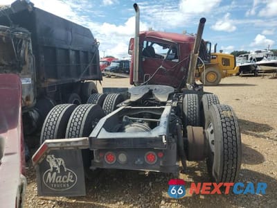 Zdjęcie 6 z 10 samochodu: 2016 MACK CHU613 SEMI TRUCK VIN:1M1AN07Y3GM024877 - miniatura