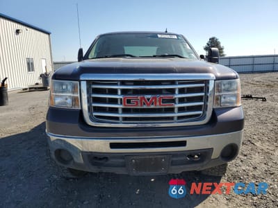 Piąte zdjęcie samochodu w środku: 2010 GMC SIERRA K2500 HEAVY DUTY VIN:1GT4KZB63AF127664 - miniatura