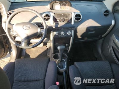 Zdjęcie 8 z 14 samochodu: 2005 TOYOTA SCION XA VIN:JTKKT624150082100 - miniatura