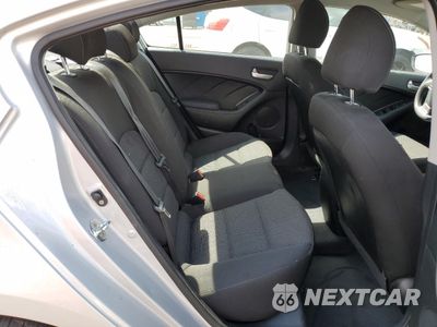 Zdjęcie 10 z 16 samochodu: 2018 KIA FORTE LX VIN:3KPFK4A75JE278411 - miniatura