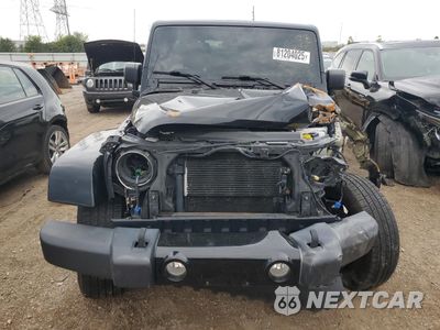 Piąte zdjęcie samochodu w środku: 2018 JEEP WRANGLER UNLIMITED SAHARA VIN:1C4BJWEG5JL840452 - miniatura