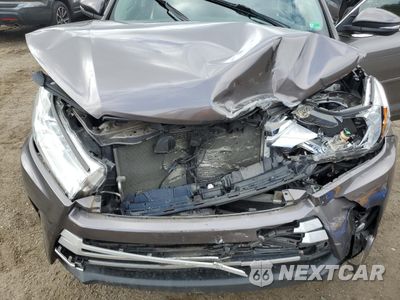 Zdjęcie 12 z 15 samochodu: 2019 TOYOTA HIGHLANDER SE VIN:5TDJZRFH3KS712417 - miniatura