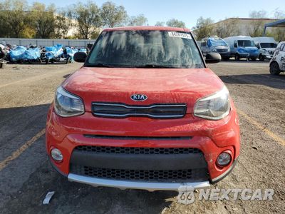 Piąte zdjęcie samochodu w środku: 2017 KIA SOUL + VIN:KNDJP3A59H7460952 - miniatura