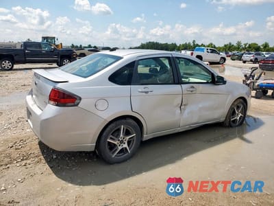 Trzecie zdjęcie samochodu z tyłu: 2010 FORD FOCUS SES VIN:1FAHP3GN6AW236870 - miniatura
