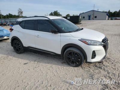 Czwarte zdjęcie samochodu z boku: 2023 NISSAN KICKS SR VIN:3N1CP5DV2PL478285 - miniatura