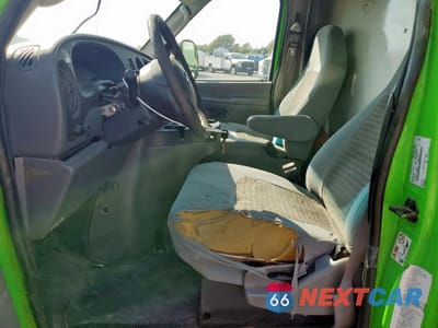 Zdjęcie 7 z 13 samochodu: 2005 FORD ECONOLINE E350 SUPER DUTY CUTAWAY VAN VIN:1FDWE35L75HB04893 - miniatura