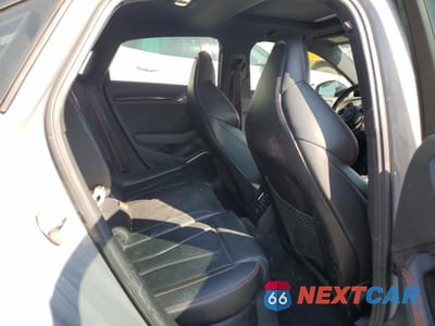 Zdjęcie 10 z 12 samochodu: 2020 AUDI RS3 VIN:WUABWGFF1LA904534 - miniatura