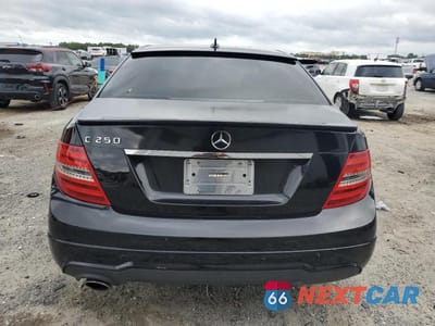 Zdjęcie 6 z 12 samochodu: 2012 MERCEDES-BENZ C 250 VIN:WDDGF4HB0CR221582 - miniatura