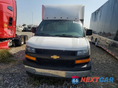Piąte zdjęcie samochodu w środku: 2021 CHEVROLET EXPRESS G3500 VIN:1GB0GRF7XM1183819 - miniatura
